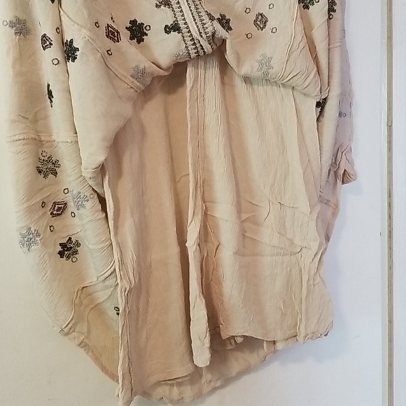 Tan tunic - Picture 4 of 5
